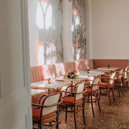 Maison Jullian Couette-café